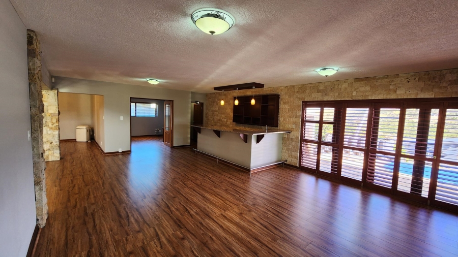 6 Bedroom Property for Sale in Bergsig Western Cape
